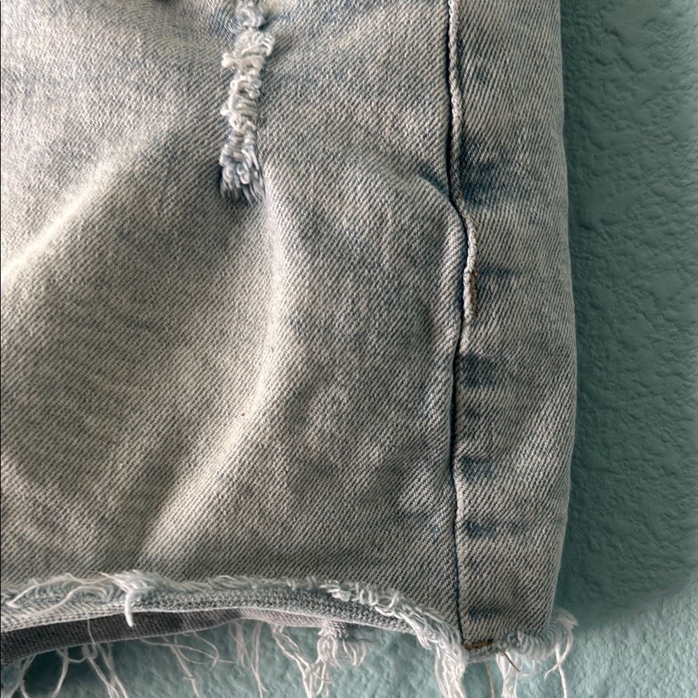 RSQ Light Blue Denim Vintage High Rise Women's Shorts Size 26 - Picture 4 of 9